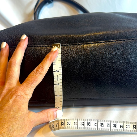 Michael Kors Black leather shoulder /handbag with Silver hardware - Picture 13 of 14